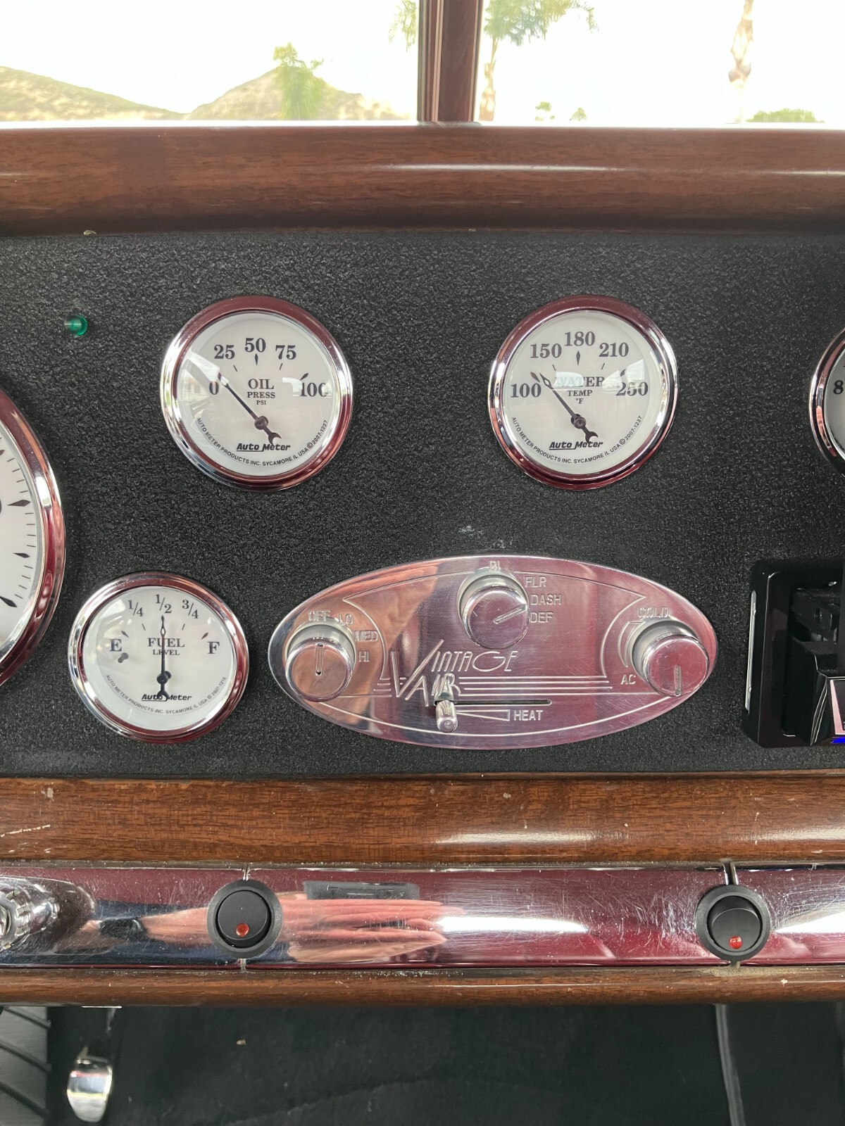 Hudson-CHRYSLER-440-ENGINE-727-TRANSMISSION-FORD-9-TRACTION-LOCK-REAR-1949-Coupe-13