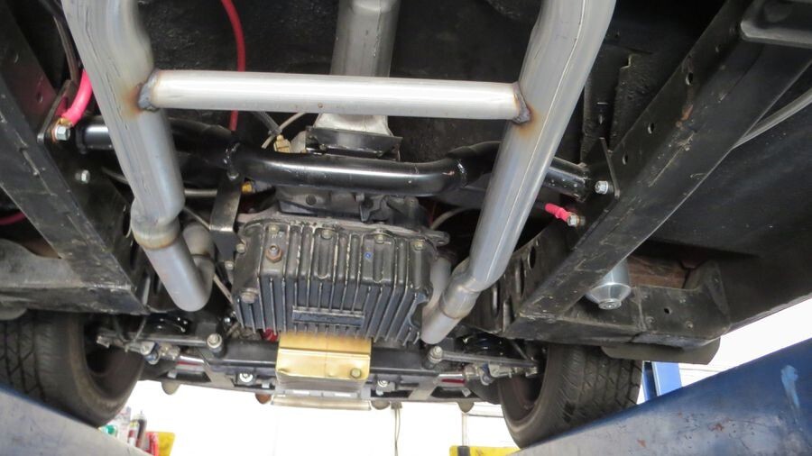 Hudson-CHRYSLER-440-ENGINE-727-TRANSMISSION-FORD-9-TRACTION-LOCK-REAR-1949-Coupe-22