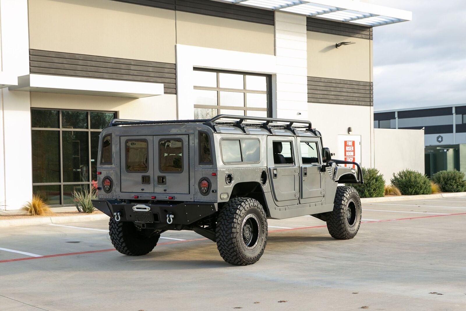 Hummer-H1-1995-SUV-13