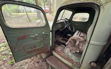 International-Harvester-K3-1941-Standard-Cab-Pickup-2