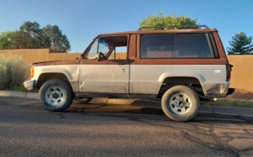 Isuzu-Trooper-1985-SUV-3
