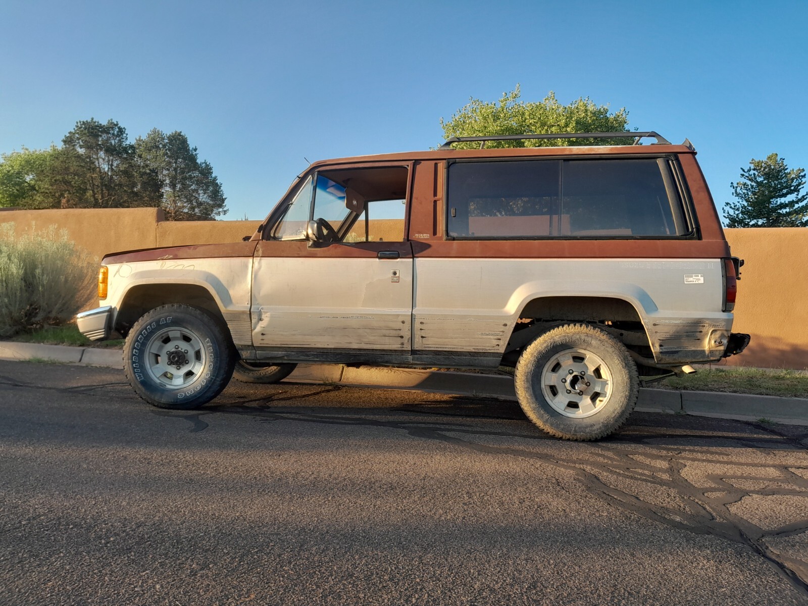 Isuzu-Trooper-1985-SUV-3