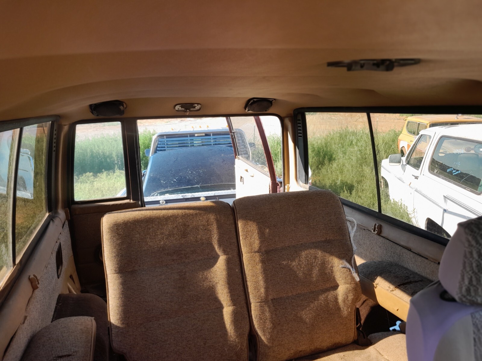 Isuzu-Trooper-1985-SUV-5