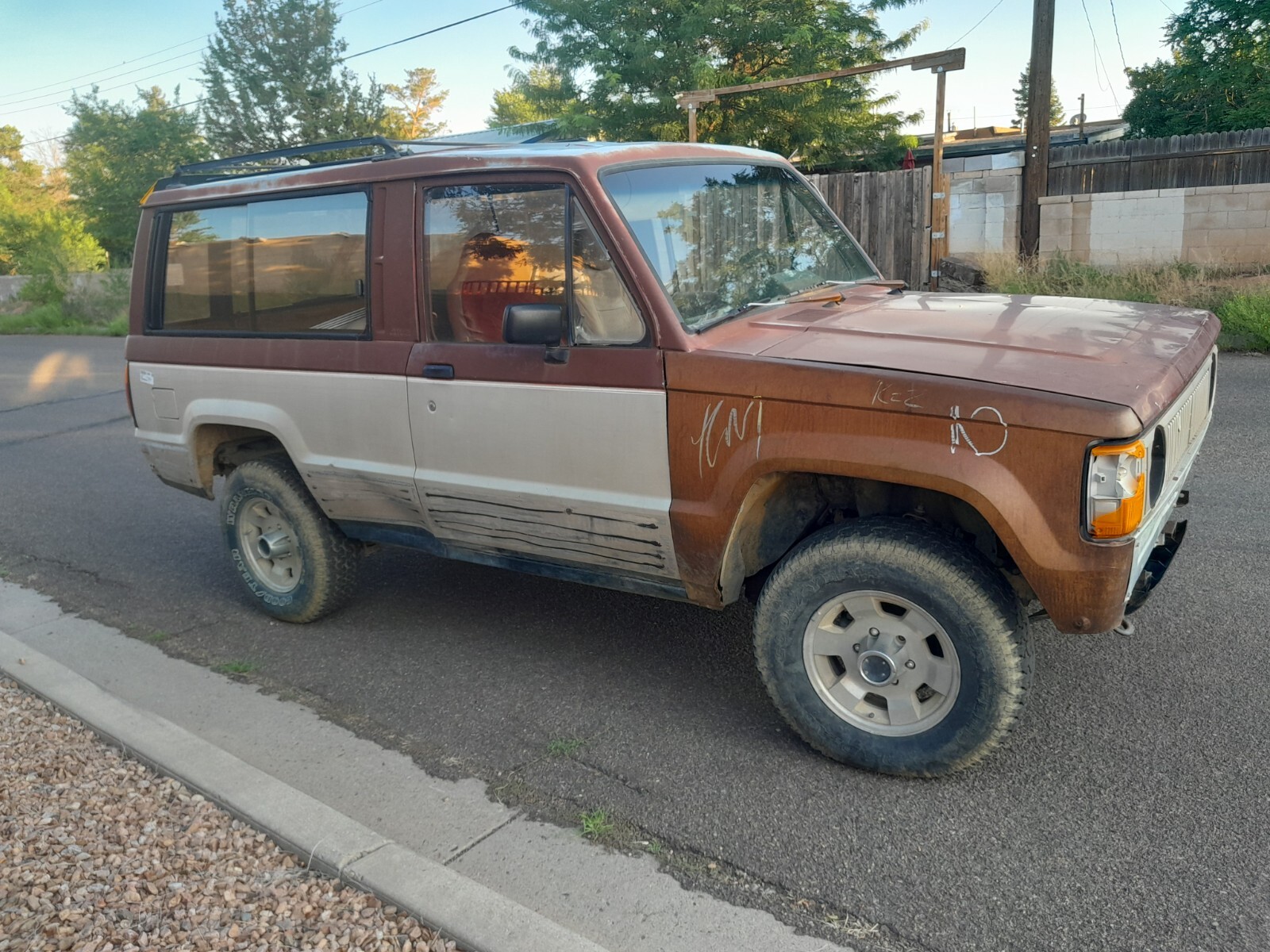Isuzu-Trooper-1985-SUV-8