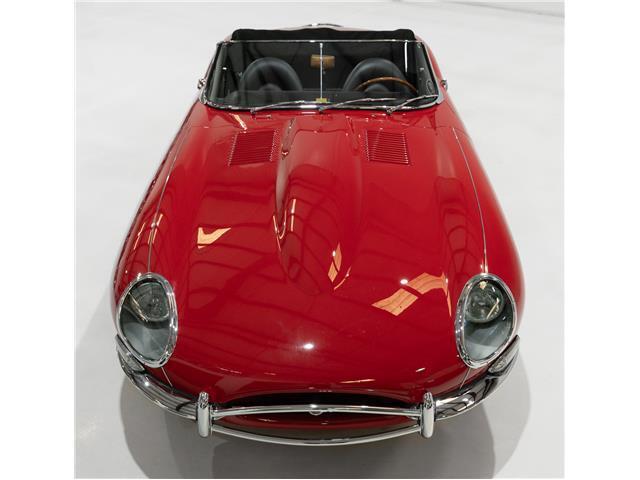 Jaguar-E-Type-1961-Roadster-11