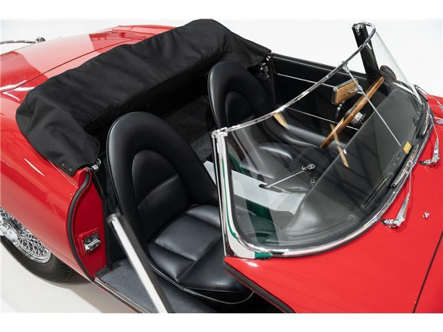 Jaguar-E-Type-1961-Roadster-19