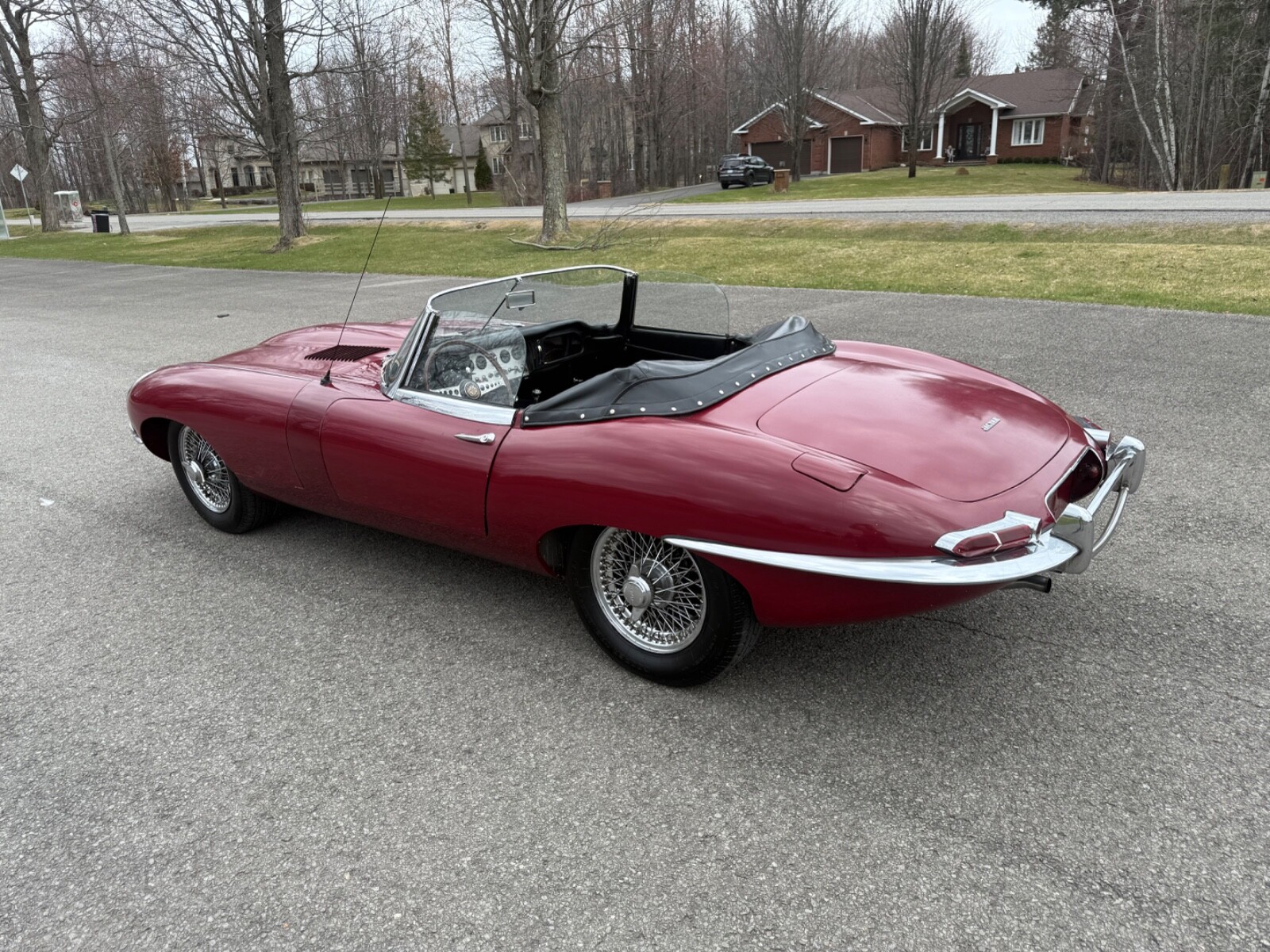 Jaguar-E-Type-1963-3