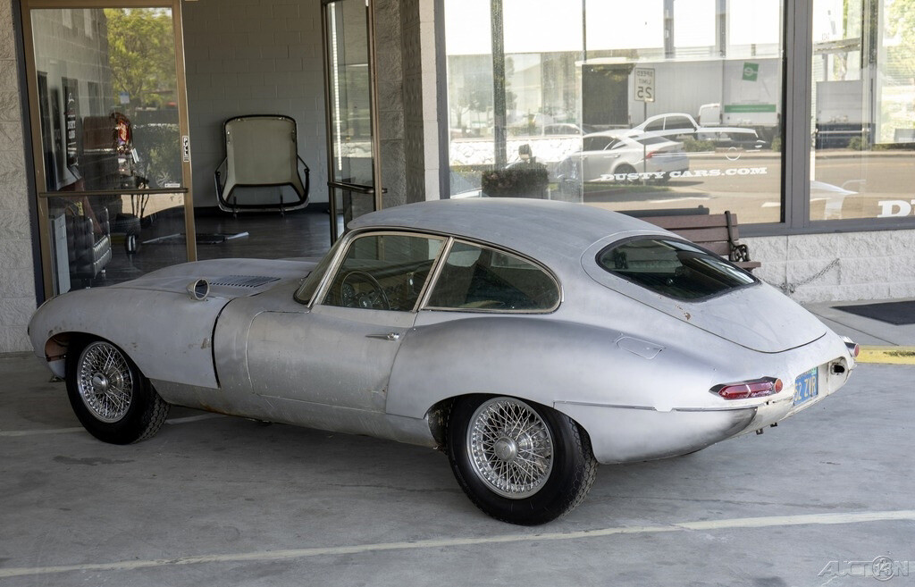 Jaguar-E-Type-1963-Coupe-2
