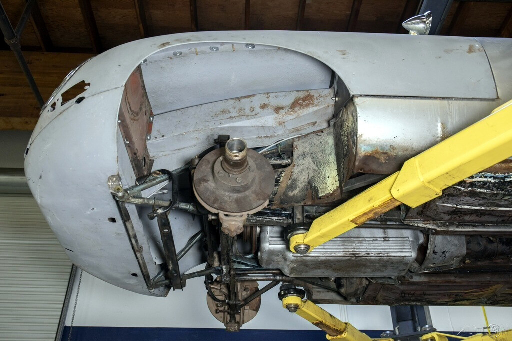 Jaguar-E-Type-1963-Coupe-22