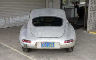 Jaguar-E-Type-1963-Coupe-3