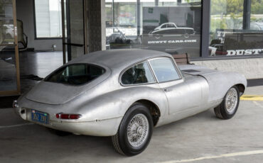 Jaguar-E-Type-1963-Coupe-4