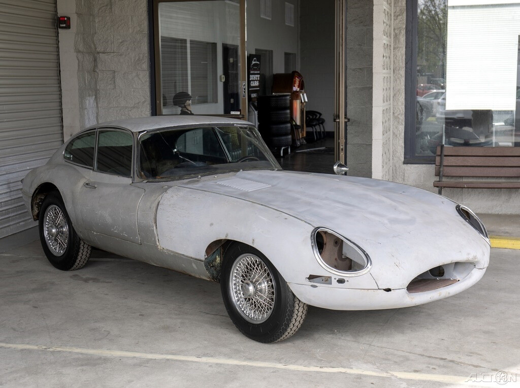 Jaguar-E-Type-1963-Coupe-6
