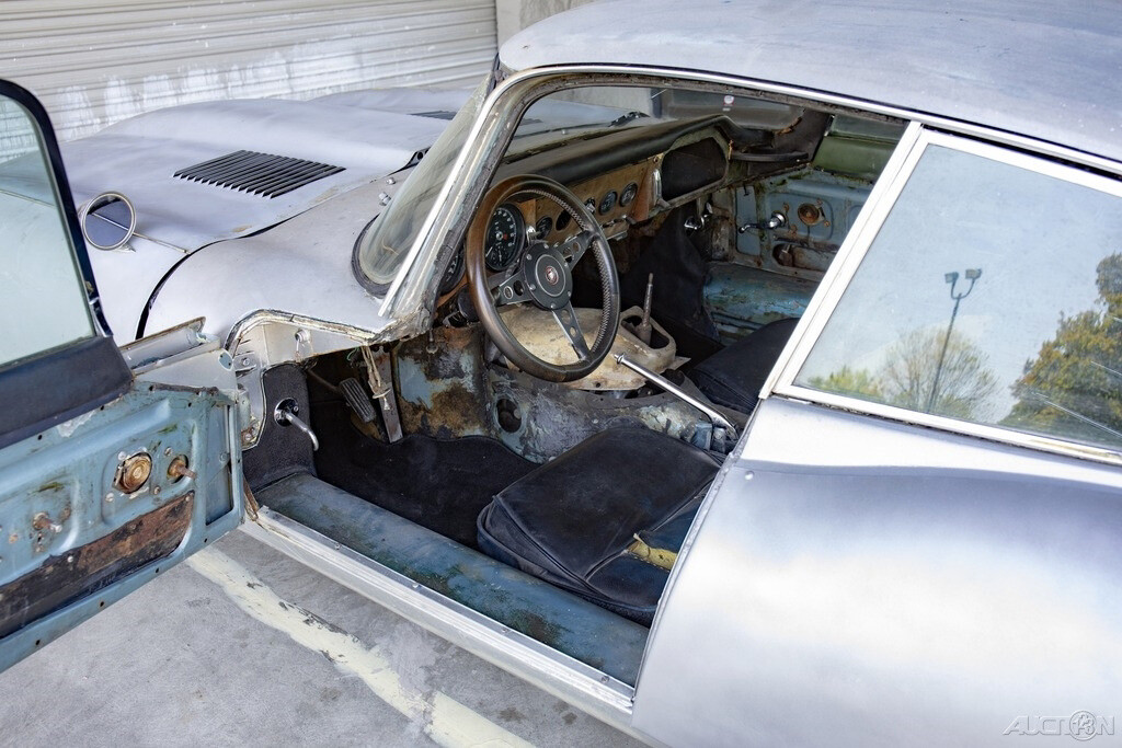 Jaguar-E-Type-1963-Coupe-9