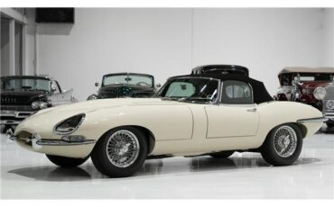 Jaguar-E-Type-1963-Roadster-1