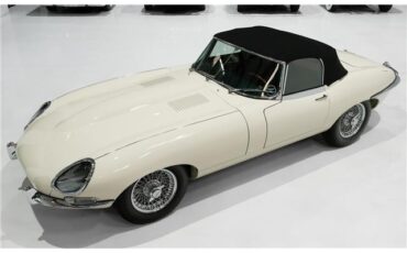 Jaguar-E-Type-1963-Roadster-10