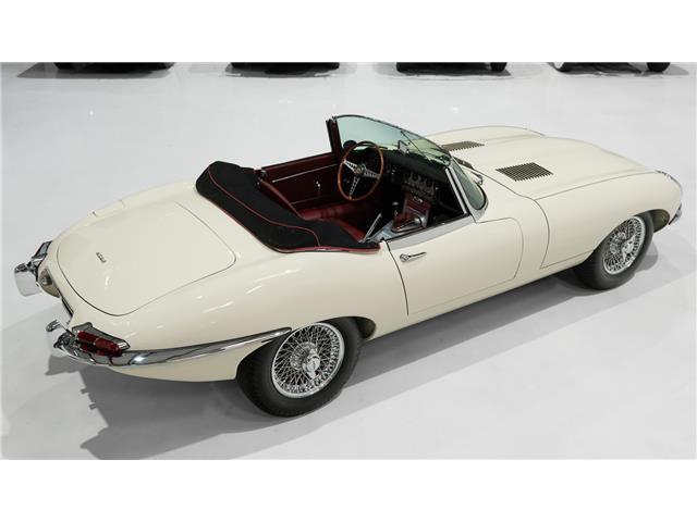 Jaguar-E-Type-1963-Roadster-11