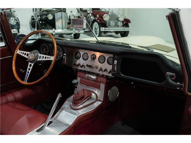 Jaguar-E-Type-1963-Roadster-19