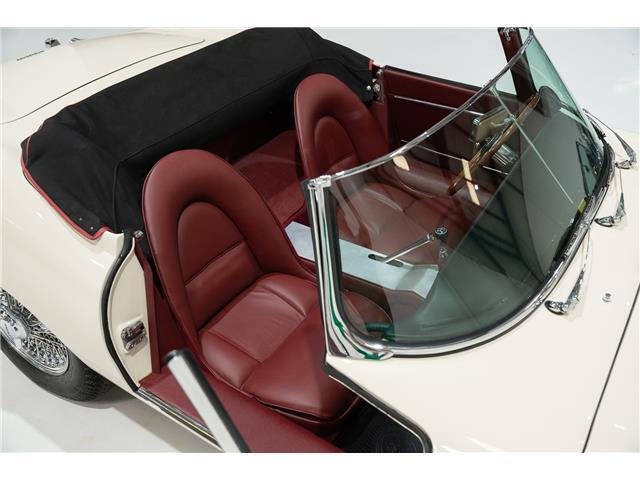 Jaguar-E-Type-1963-Roadster-20