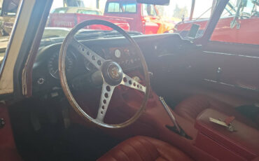 Jaguar-E-Type-1964-Coupe-11