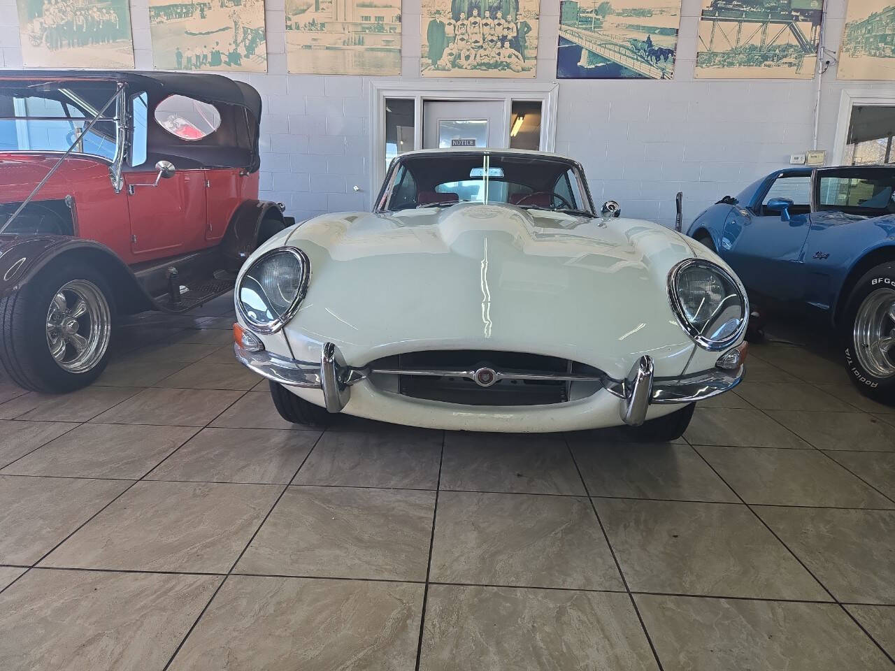 Jaguar-E-Type-1964-Coupe-2