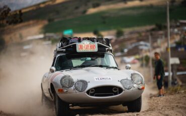 Jaguar-E-Type-1965-Coupe-14