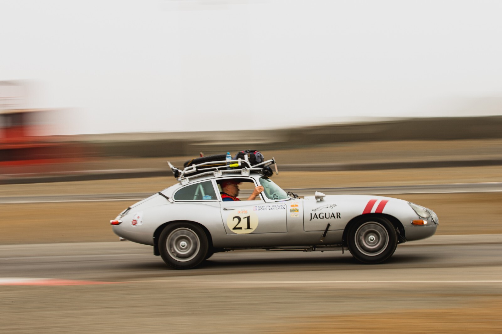 Jaguar-E-Type-1965-Coupe-15