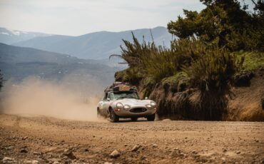 Jaguar-E-Type-1965-Coupe-16
