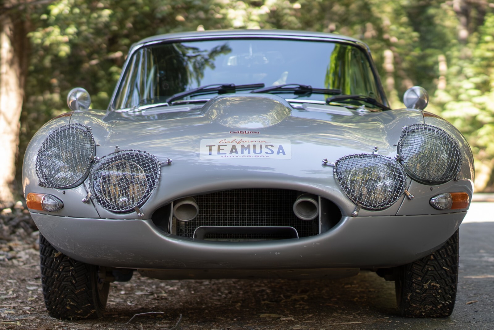 Jaguar-E-Type-1965-Coupe-2