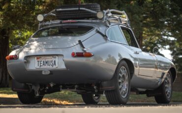 Jaguar-E-Type-1965-Coupe-23