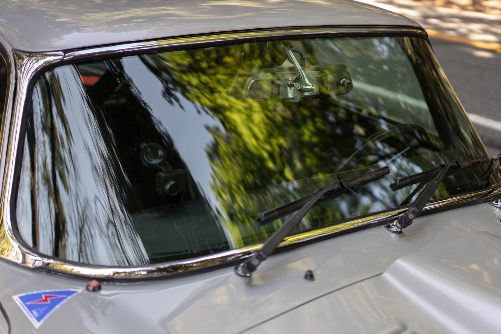 Jaguar-E-Type-1965-Coupe-24
