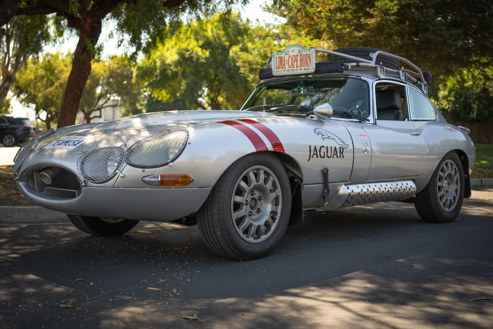 Jaguar-E-Type-1965-Coupe-4
