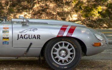 Jaguar-E-Type-1965-Coupe-7