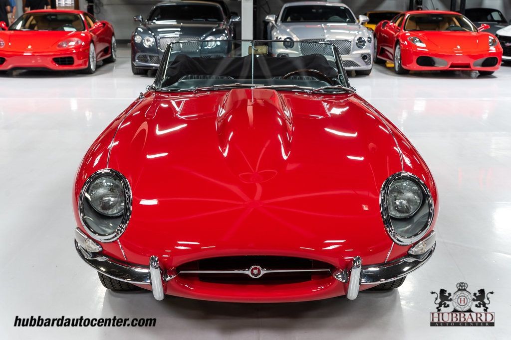Jaguar-E-Type-1966-Convertible-2