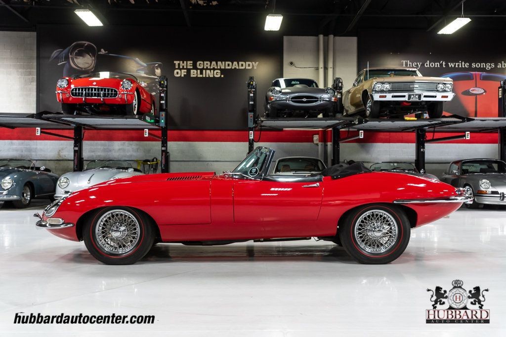 Jaguar-E-Type-1966-Convertible-4