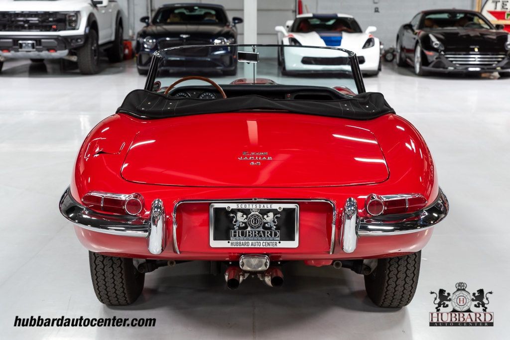 Jaguar-E-Type-1966-Convertible-6