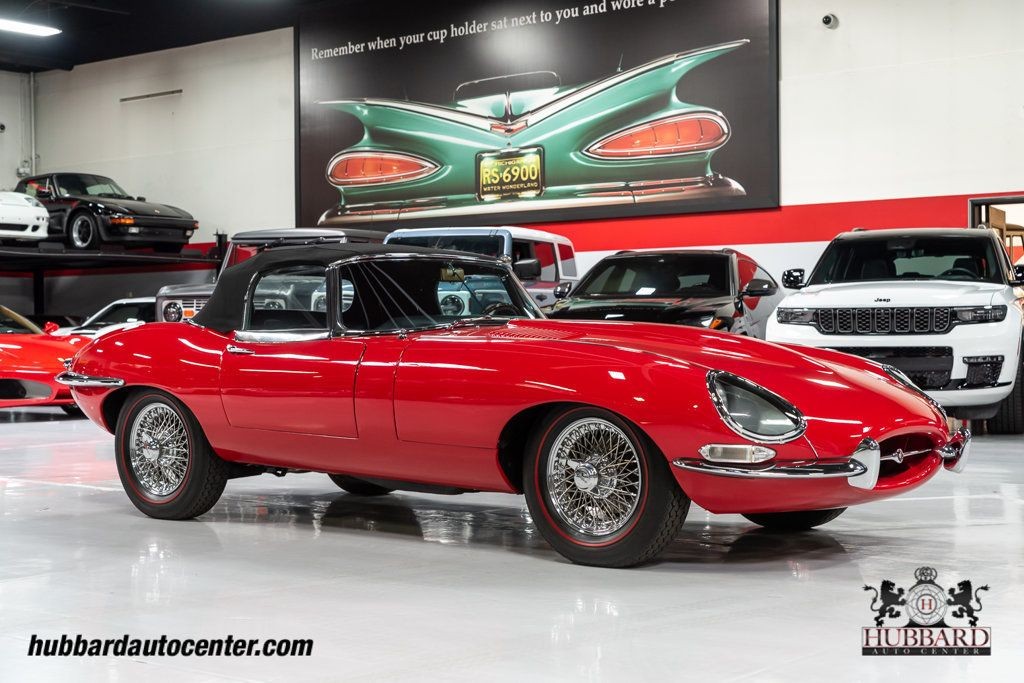 Jaguar-E-Type-1966-Convertible-9