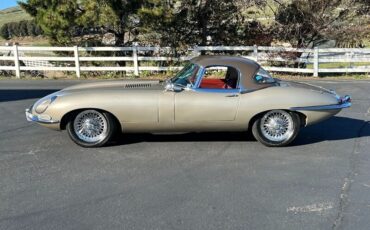 Jaguar-E-Type-1967-Convertible-1