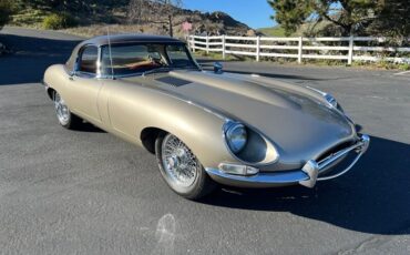 Jaguar-E-Type-1967-Convertible-3