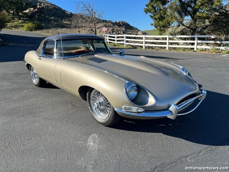 Jaguar-E-Type-1967-Convertible-3
