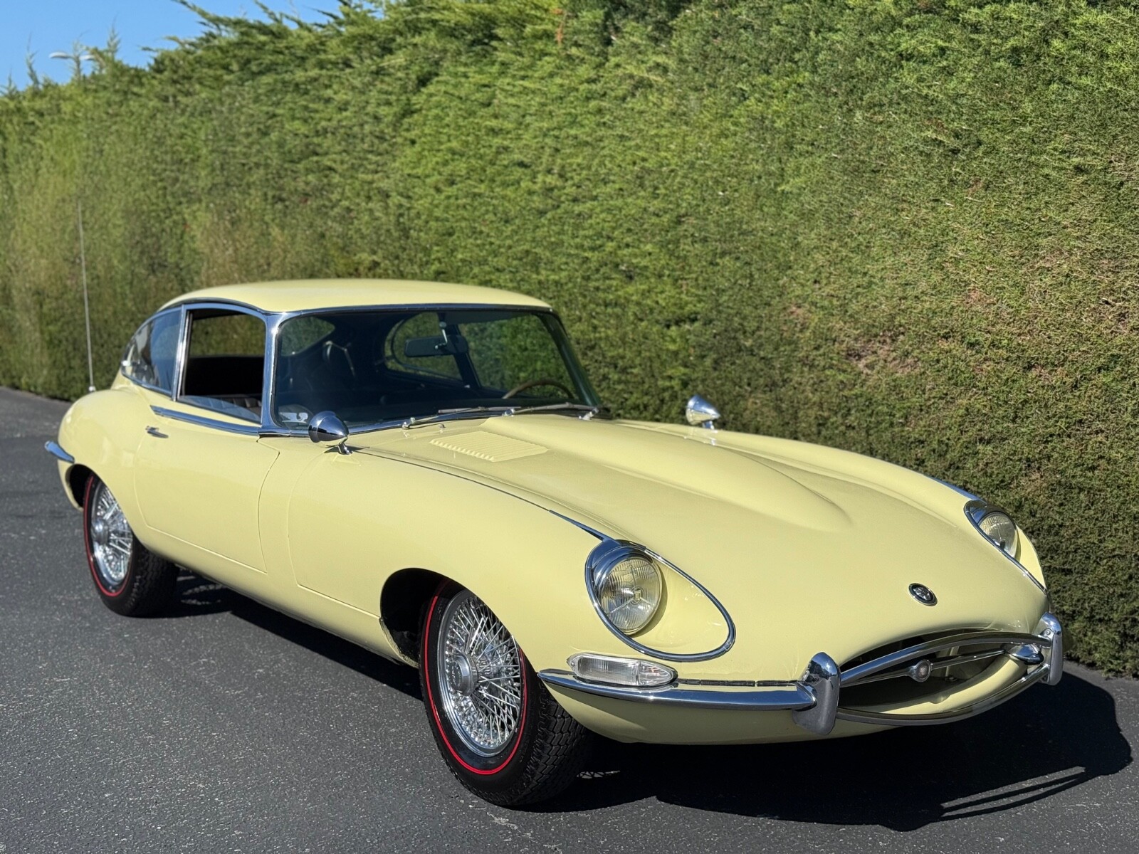 Jaguar-E-Type-1968-1
