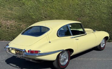 Jaguar-E-Type-1968-6