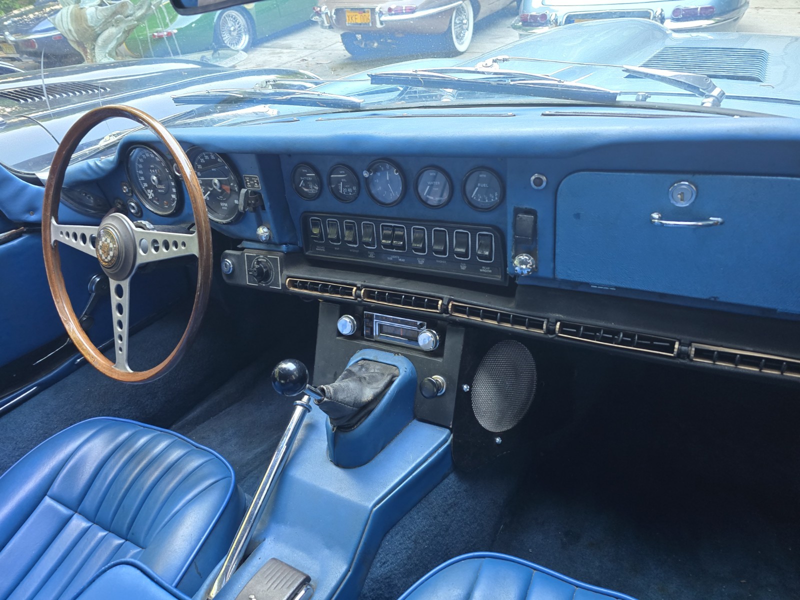 Jaguar-E-Type-1968-Coupe-2