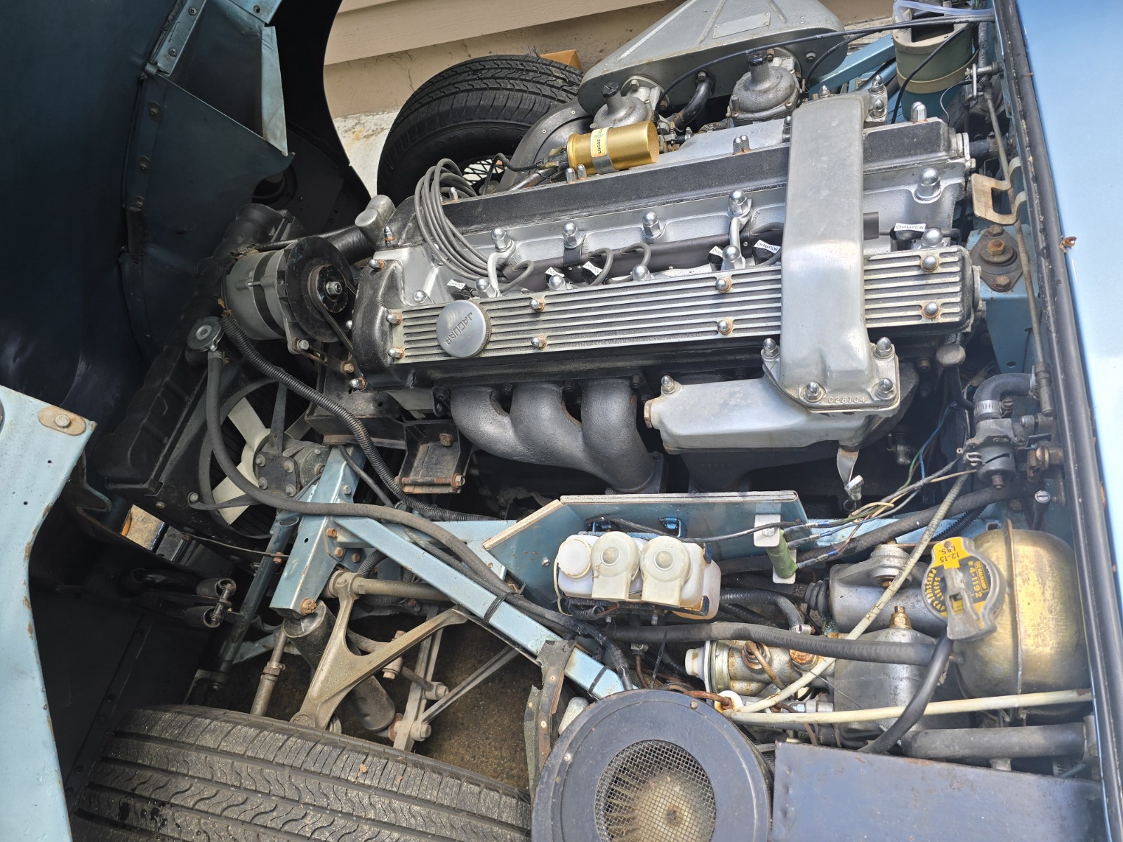 Jaguar-E-Type-1968-Coupe-4