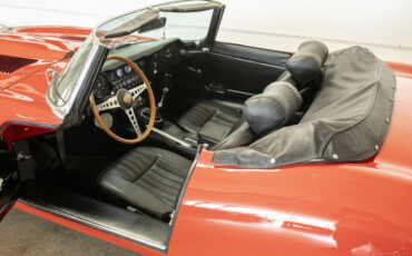 Jaguar-E-Type-1969-Convertible-10