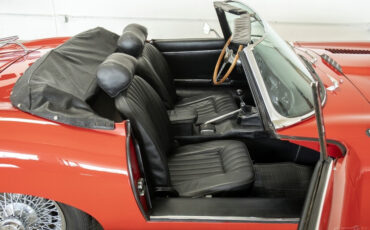 Jaguar-E-Type-1969-Convertible-11
