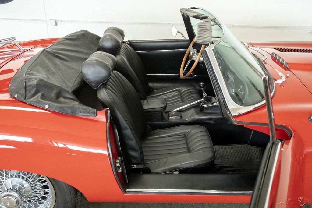 Jaguar-E-Type-1969-Convertible-11