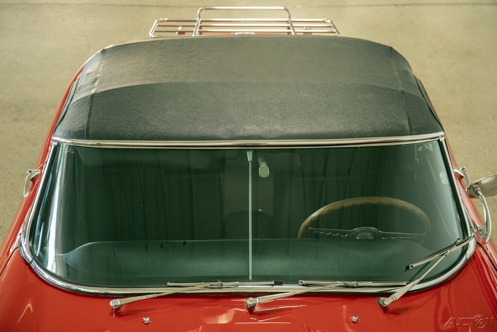 Jaguar-E-Type-1969-Convertible-12