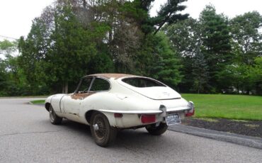Jaguar-E-Type-1971-Coupe-4