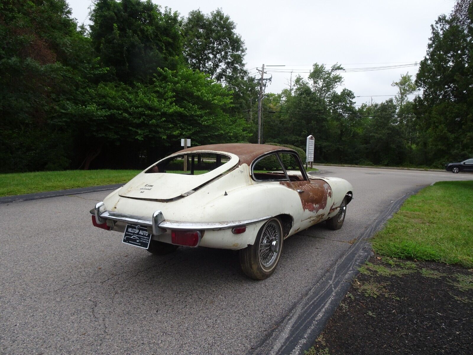 Jaguar-E-Type-1971-Coupe-5