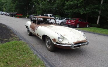 Jaguar-E-Type-1971-Coupe-7